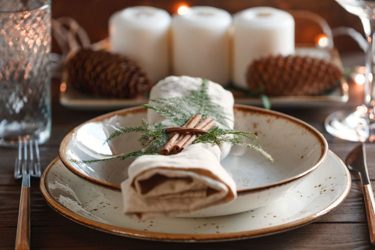 CLOSE-UP OF CAKE IN PLATE
