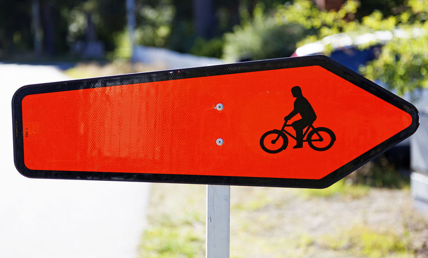 Road sign which means that the cycle path has been temporarily moved
