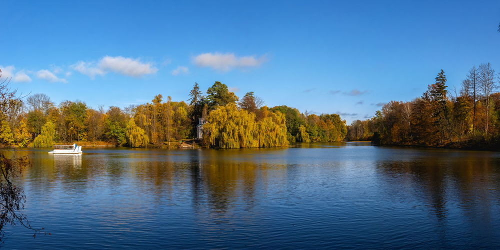 Upper pond and anti circe island in the sofievsky arboretum or sofiyivsky park in uman, ukraine