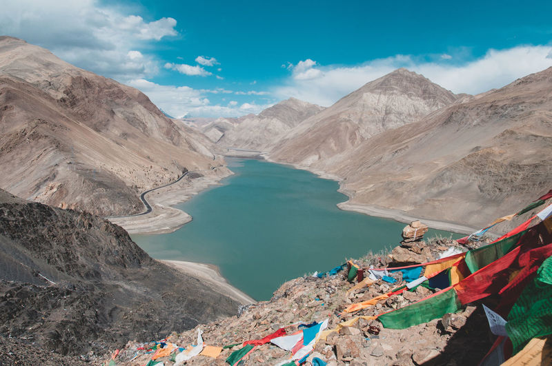 Panoramic view of lake and mountains against sky