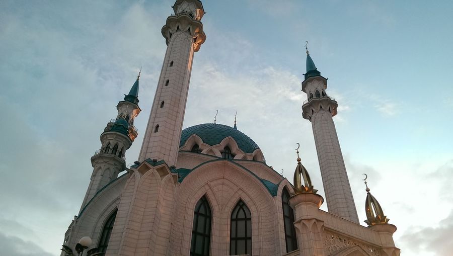 Stunning beauty of the kul sharif mosque in kazan, tatarstan, russia.