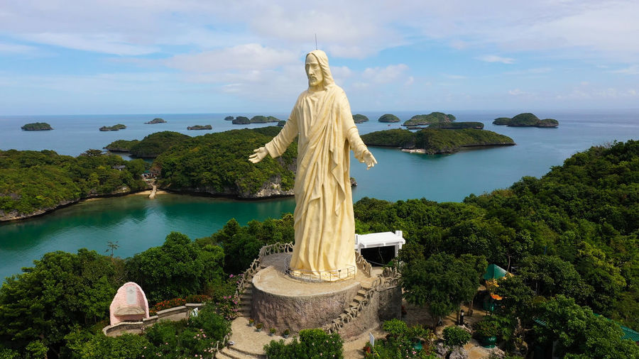 Statue of jesus christ on pilgrimage island in hundred islands national park, pangasinan
