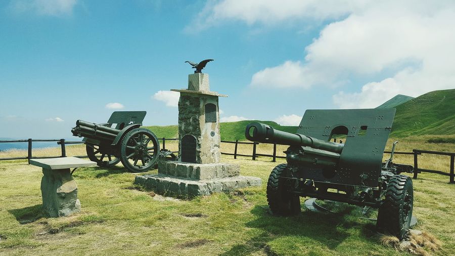 Cannons at war memorial