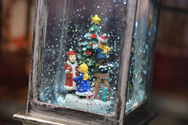 Snow souvenir, christmas decoration with falling snow. high quality photo