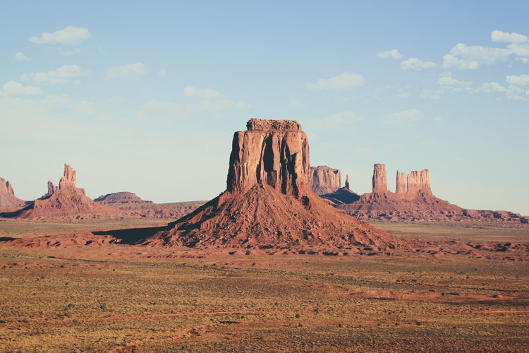 Monument valley on the border between arizona and utah, united states