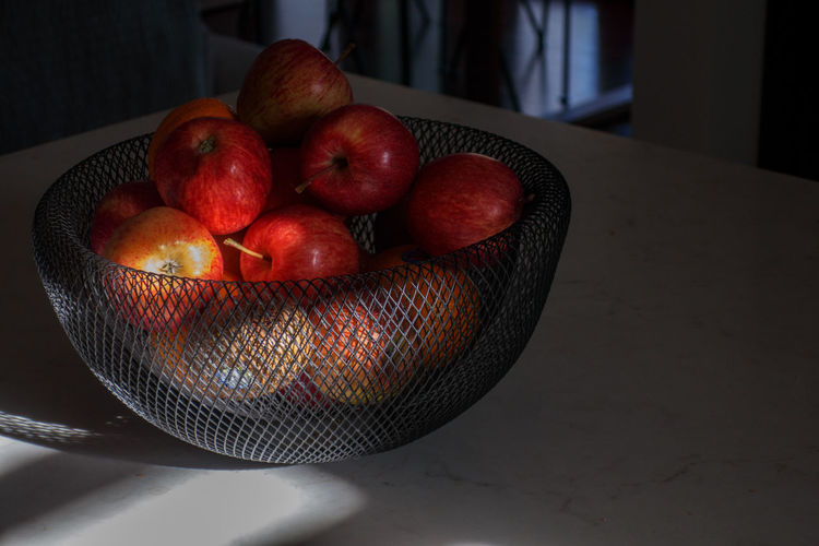 Close-up of apples in bowl