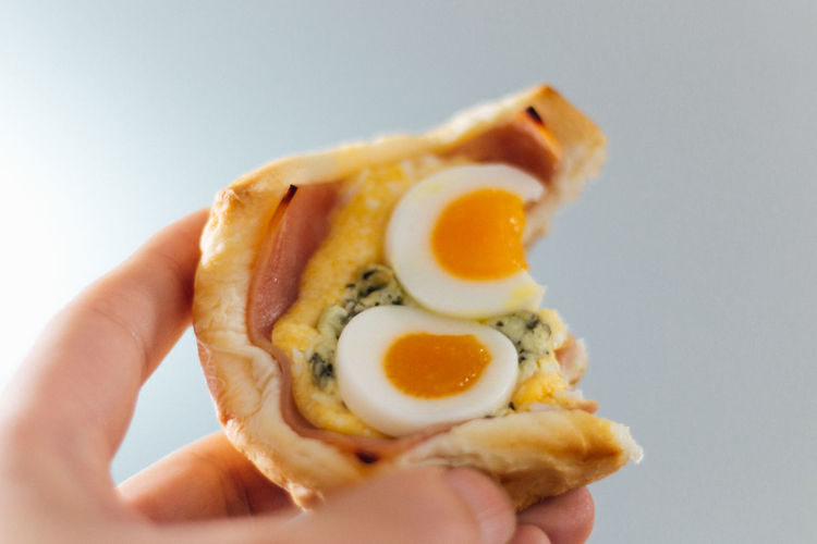 Sandwich with half boil egg and ham