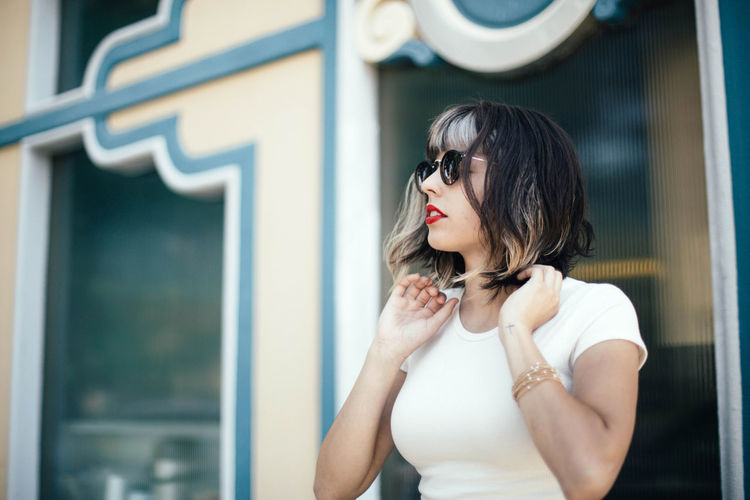 Adult Adults Only Beautiful Woman Blue Day Focus On Foreground Makeup One Person One Woman Only One Young Woman Only Only Women Outdoors People Real People Sunglasses Young Adult Young Women