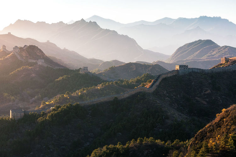 Great wall of china on mountain range