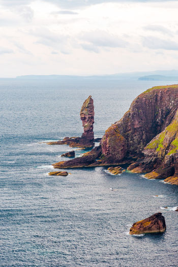 Old man of stoer, scotland, uk, nc500, north coast 500. scenic view of sea against sky.