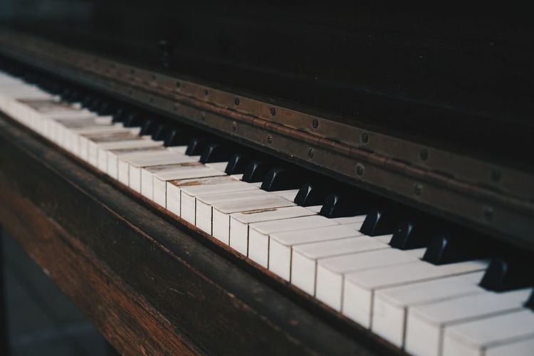 Outdoor piano keys