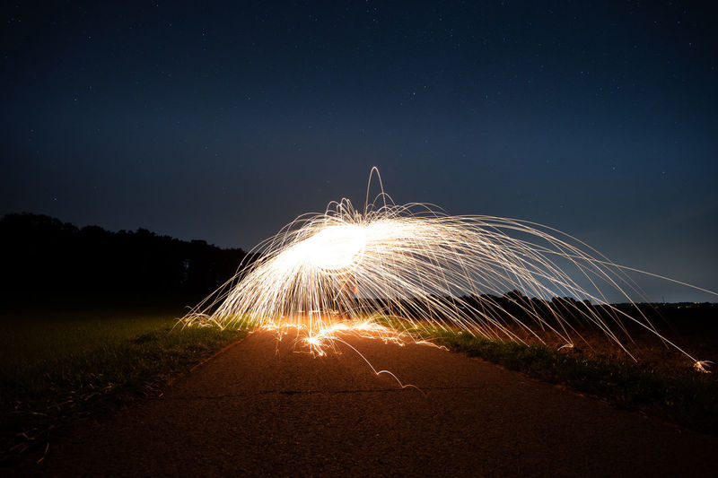 Lightpainting with wire wool at night