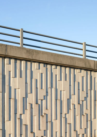 Concrete wall with pattern