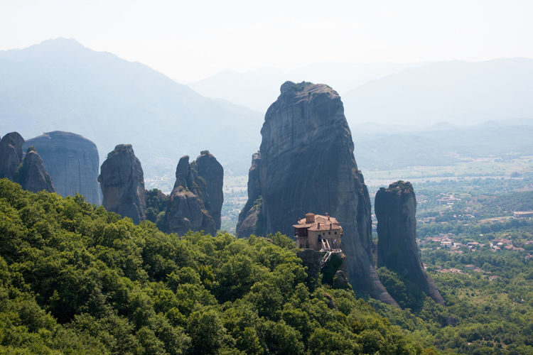 Beautiful landscape with meteora mountains and orthodox monastery. greece. europe
