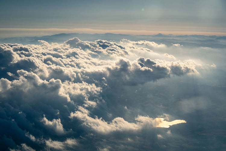 Diving in the clouds as we descend into catania