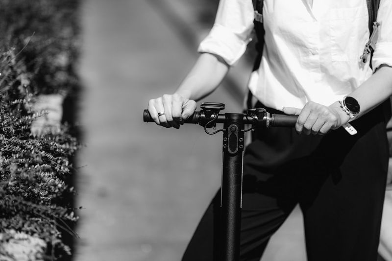 Electric scooter handles - close up