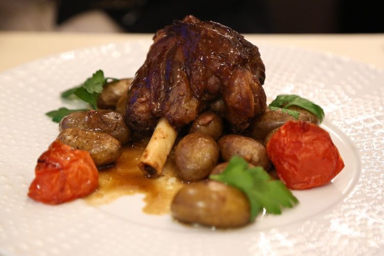Lamb chops with bean