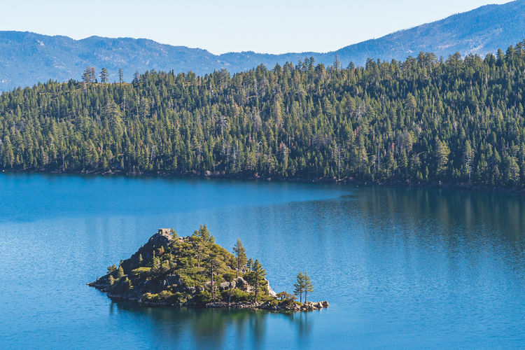 Fannette island in emerald bay, lake tahoe, california on clear sunny autumn day in close up
