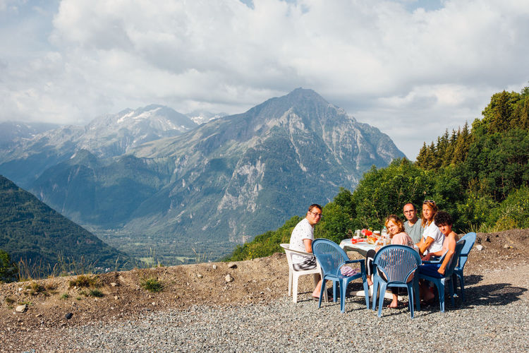 A family breakfast front the mountain. a friendly lunch front the mountain. a family havea good time