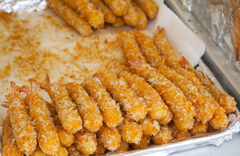 Close-up of fried shrimp in tray