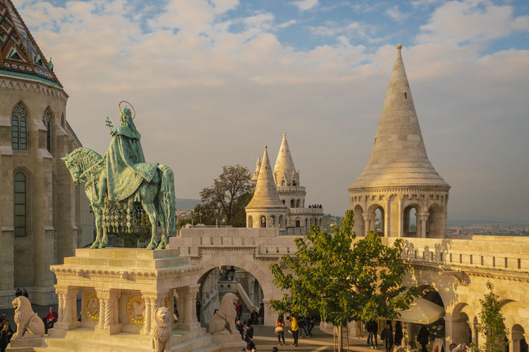 Fisherman's bastion with st. stephen statue
