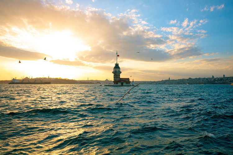 Maiden's tower in istanbul at sunset