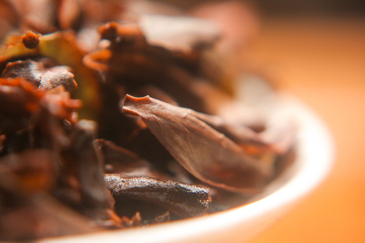 Oolong tea leaves in plate