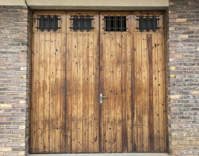 The old wooden door in the spain