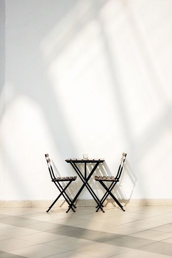 VIEW OF EMPTY BENCHES