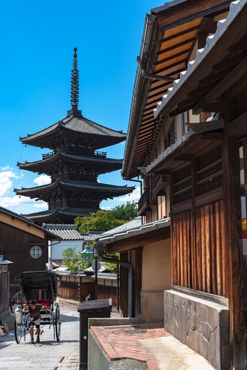 Yasaka-dori hokanji temple yasaka pagoda, near sannen-zaka and ninen-zaka slopes. kyoto, japan
