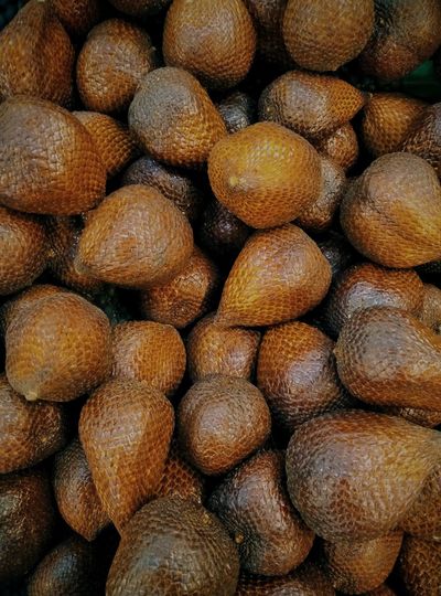 Close-up photo of snake fruits. 