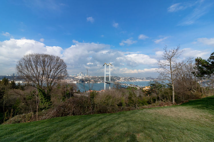 Bosphorus bridge from nakkastepe public garden in istanbul