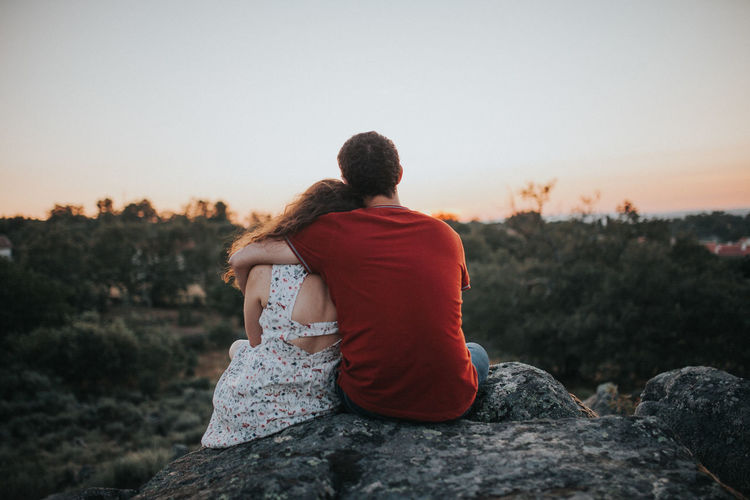 Couple Couples❤❤❤ Relationship Relaxing Adult Arm Around Couple - Relationship Couples Hairstyle Heterosexual Couple Leisure Activity Looking At View Love Nature People Positive Emotion Rear View Rock Rock - Object Sitting Sunset Togetherness Two People Women Young Adult A New Beginning 50 Ways Of Seeing: Gratitude A New Perspective On Life Moments Of Happiness